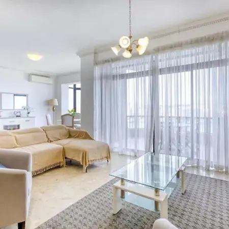 Wonderful In The Heart Of * Sliema